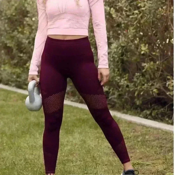 Fabletics Mosaic High Waisted 7/8 Leggings S Burgundy Mesh Active Yoga Workout - Picture 1 of 14